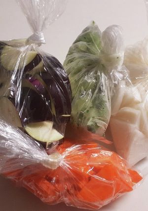 ちょっと余った野菜は切って冷凍～♪-レシピのメイン写真