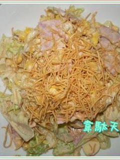 レタスとコーンのパリパリ揚げ麺サラダ-レシピのメイン写真