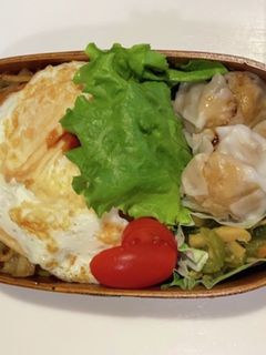 目玉焼きのせ焼きそば弁当-レシピのメイン写真