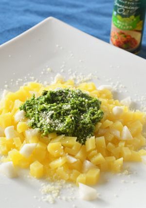 蕪の葉のソースでじゃが芋のホットサラダ♪-レシピのメイン写真