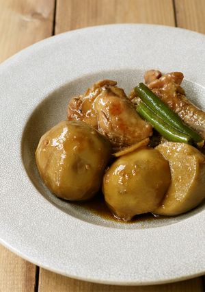 簡単♪里芋と鶏手羽元のこってり煮-レシピのメイン写真