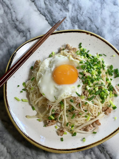 ねぎたっぷり挽肉ともやしの油そうめん炒め-レシピのメイン写真