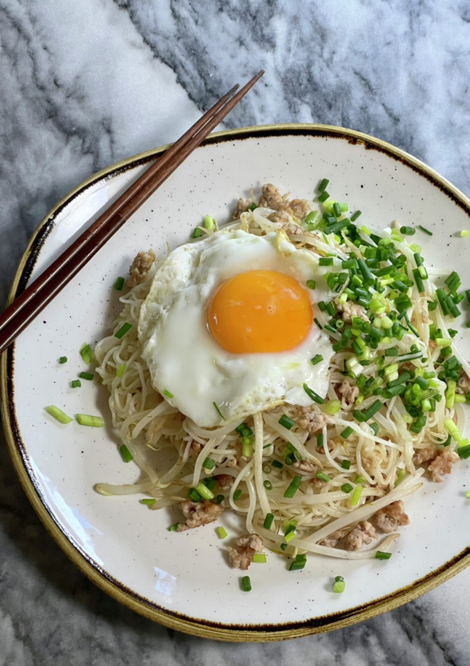 ねぎたっぷり挽肉ともやしの油そうめん炒め-レシピのメイン写真