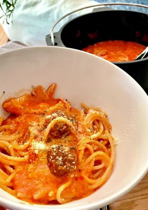 トマト缶とカマンベールミートボールパスタ-レシピのメイン写真