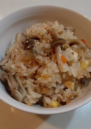 簡単！きのことツナコーンの炊き込みご飯-レシピのメイン写真