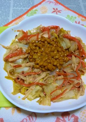 白菜とカニかまのアヒージョ炒め納豆載せ-レシピのメイン写真
