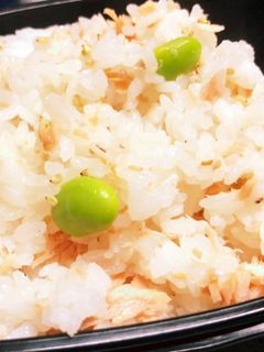 塩鮭消費に!鮭と枝豆の混ぜご飯-レシピのメイン写真