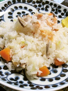 白だしで、秋サケと椎茸の炊き込みごはん-レシピのメイン写真