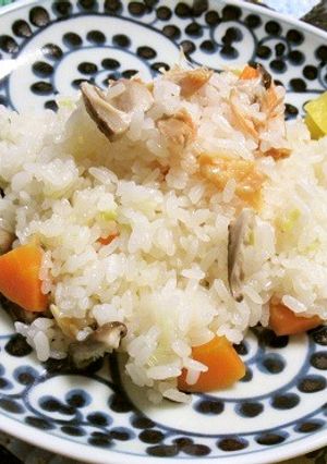 白だしで、秋サケと椎茸の炊き込みごはん-レシピのメイン写真