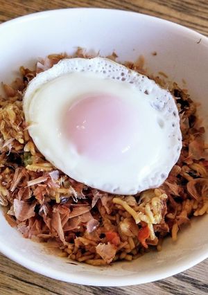 簡単！ガッツリ！鰹節香るワンパンそばめし-レシピのメイン写真