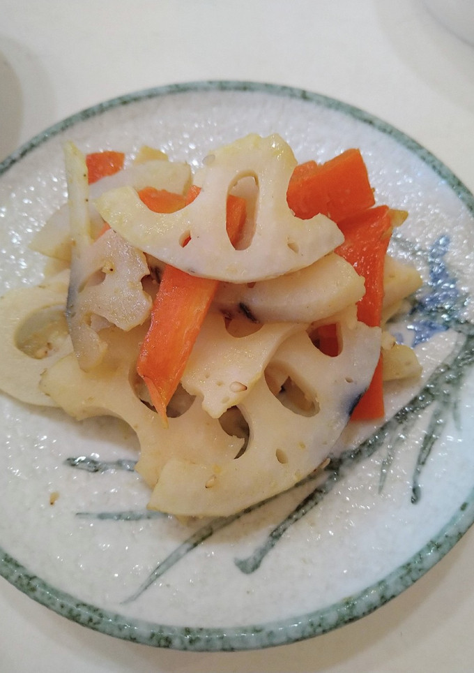 蓮根と人参のごまマヨ醤油炒め-レシピのメイン写真
