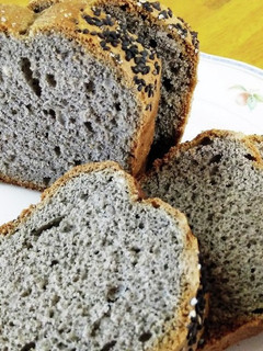 ふんわり黒ゴマパウンドケーキ♪-レシピのメイン写真