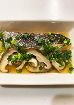 15分で完成!タラと椎茸のコンソメ煮-レシピのメイン写真