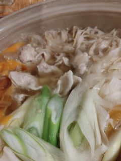 バラ肉と薄く切った野菜で鍋物-レシピのメイン写真