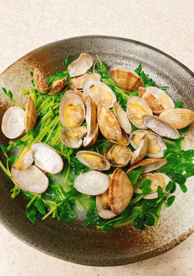 レンジで簡単♪アサリと豆苗の酒蒸し-レシピのメイン写真