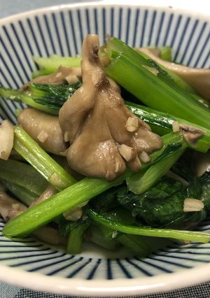 まるでお肉？？ニンニクたっぷり舞茸炒め-レシピのメイン写真
