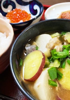 秋の味覚・簡単★さつまいもとカブの豚汁-レシピのメイン写真