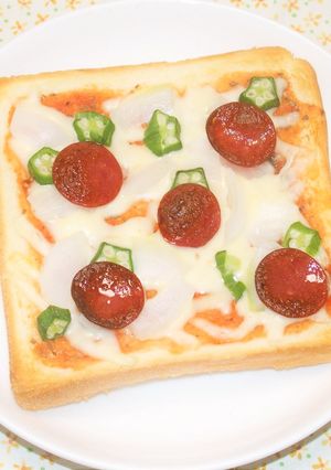 トマトピューレーと甜面醤のピザトースト-レシピのメイン写真