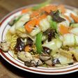 カキと残り物野菜であんかけかた焼きそば