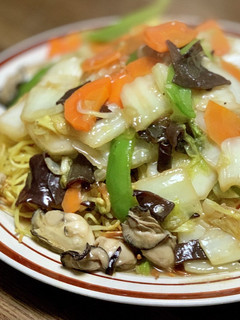 カキと残り物野菜であんかけかた焼きそば-レシピのメイン写真