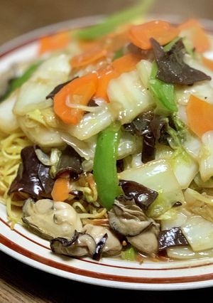 カキと残り物野菜であんかけかた焼きそば-レシピのメイン写真