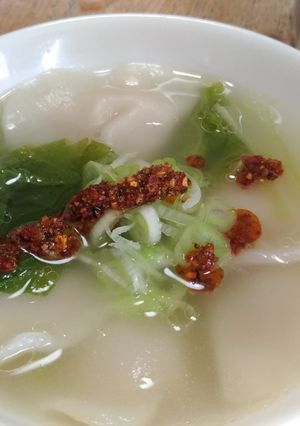水餃子スープのHIFUMIラー油のせ-レシピのメイン写真