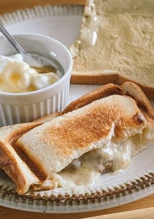 ソーセージとチーズのメルトホットサンド-レシピのメイン写真