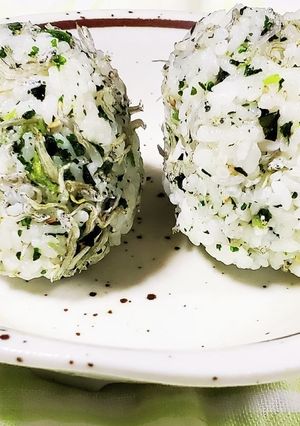 じゃこと青菜(振りかけ)のおにぎり-レシピのメイン写真