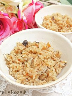 【活力鍋☆炊飯器】サバ缶で★炊き込みご飯-レシピのメイン写真