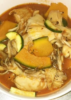 鶏もも肉と舞茸と南瓜のトマト煮-レシピのメイン写真