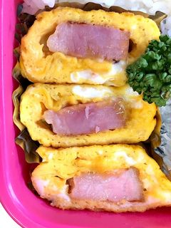 お弁当にぴったり☆焼きベーコンin卵焼き-レシピのメイン写真