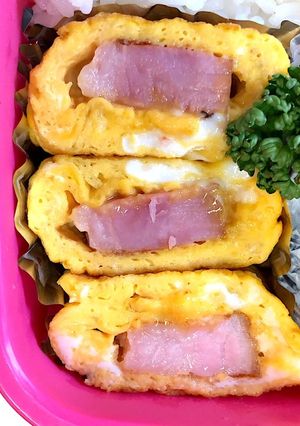 お弁当にぴったり☆焼きベーコンin卵焼き-レシピのメイン写真