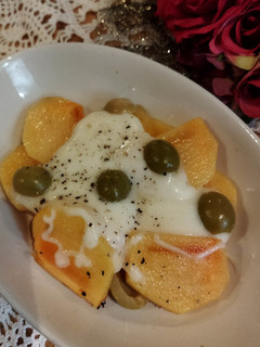 焼き柿とオリーブとモッツァレラのサラダ-レシピのメイン写真