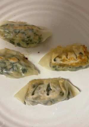 完了期 ほうれん草と鮭のクリーム餃子-レシピのメイン写真