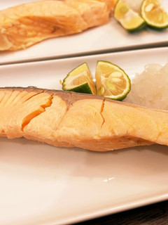 ゆで塩鮭レモンおろし添え『何食べ』142-レシピのメイン写真