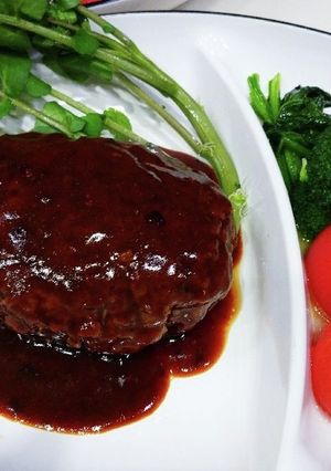 氷を入れて焼き上げるハンバーグ-レシピのメイン写真