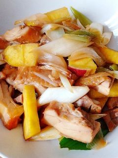 秋だね!!さつまいもと鶏の甘辛炒め-レシピのメイン写真