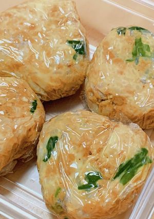 ニラ卵の残りで☆ごま油風味おにぎり-レシピのメイン写真