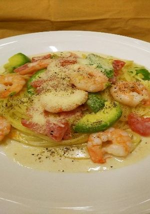 エビとアボカドクリームソース生スパゲティ-レシピのメイン写真