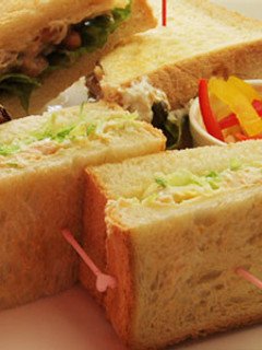 うずら卵とチキンの塩ヨーグルトサンド-レシピのメイン写真