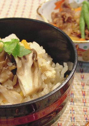 秋に食べたい！舞茸の炊き込みご飯-レシピのメイン写真