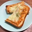 唐辛子ツナポテサラトーストで朝食!