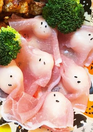 超簡単ハロウィン☆生ハムチーズおばけ-レシピのメイン写真