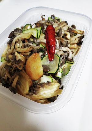 ヒラタケとズッキーニのパスタ具材-レシピのメイン写真