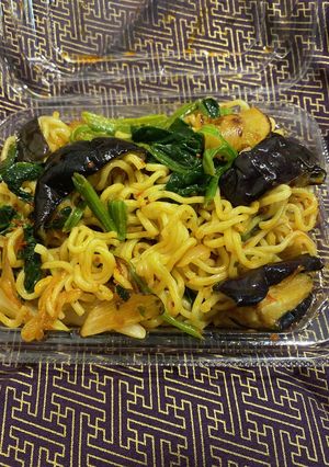 ハリッサ＋インスタント麺で旨辛油そば-レシピのメイン写真
