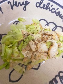 サラダチキンとキャベツの蒸し焼き-レシピのメイン写真