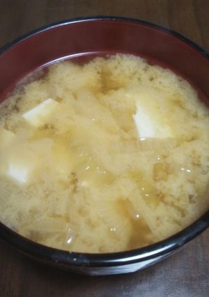 豆腐と玉ねぎの味噌汁-レシピのメイン写真