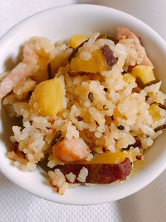 さつまいもベーコン炊き込みご飯-レシピのメイン写真