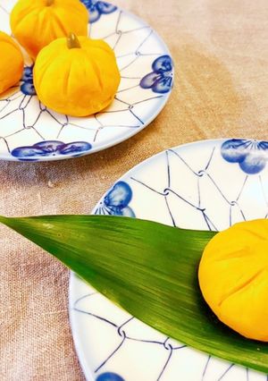 ハロウィンにかぼちゃの鶏そぼろ入り巾着-レシピのメイン写真