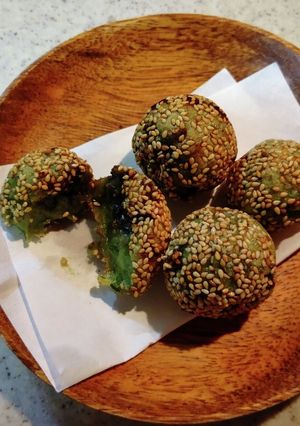 松の葉胡麻団子-レシピのメイン写真